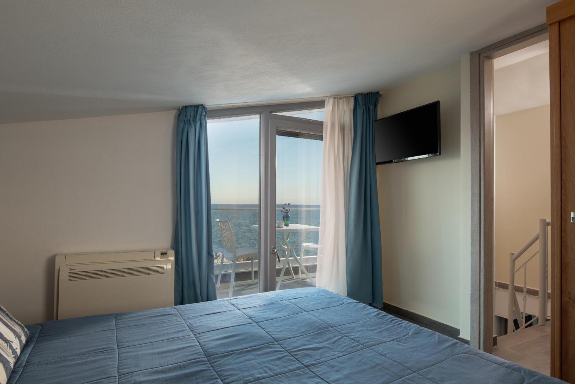 Almare Seaside Studios & Suites - Sarti Sithonia Luaran gambar